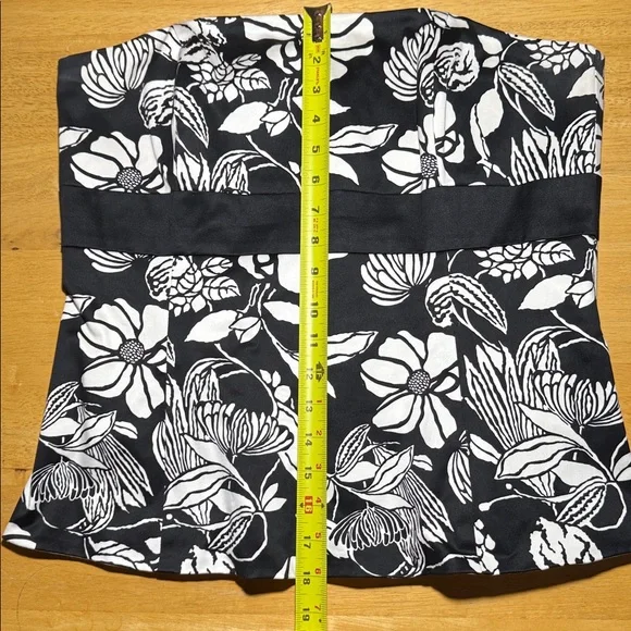 White House Black Market Bustier - Picture 4 of 12